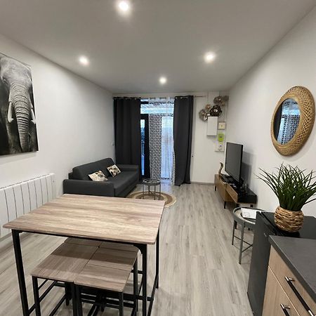 Le Mendes Apartment Évron Екстериор снимка